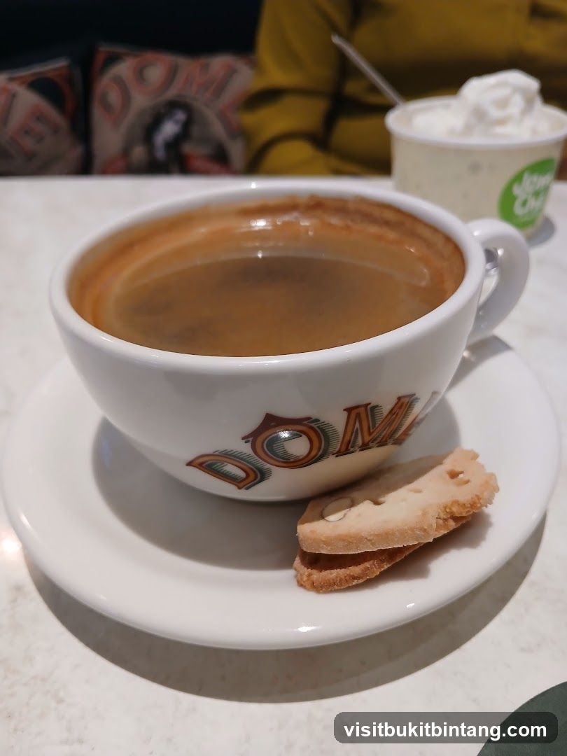 Coffee with cookies