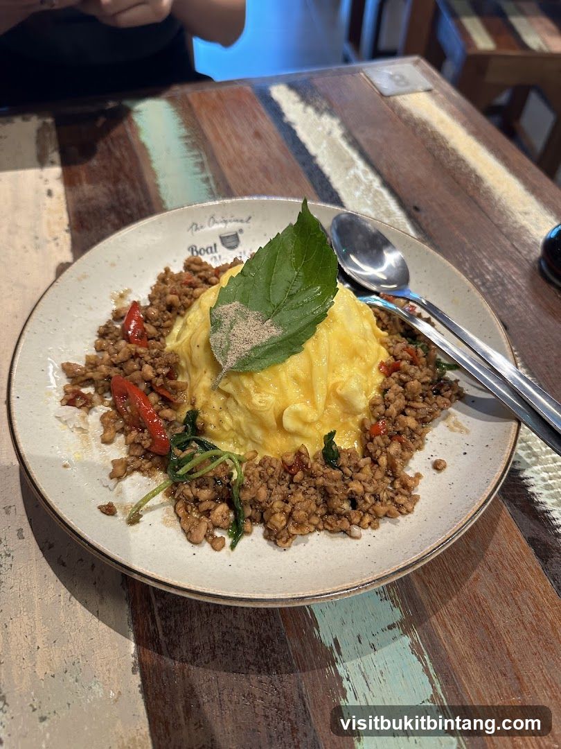 Omelette with Minced Meat and Basil
