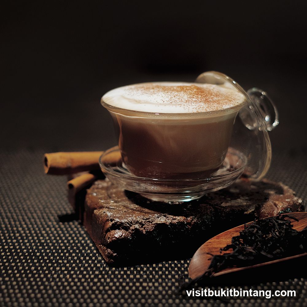 Coffee with Cinnamon and Brownie