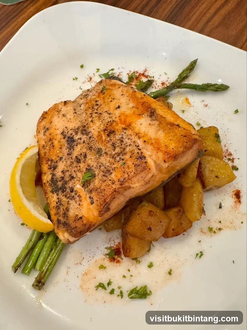 Salmon with Potatoes and Asparagus