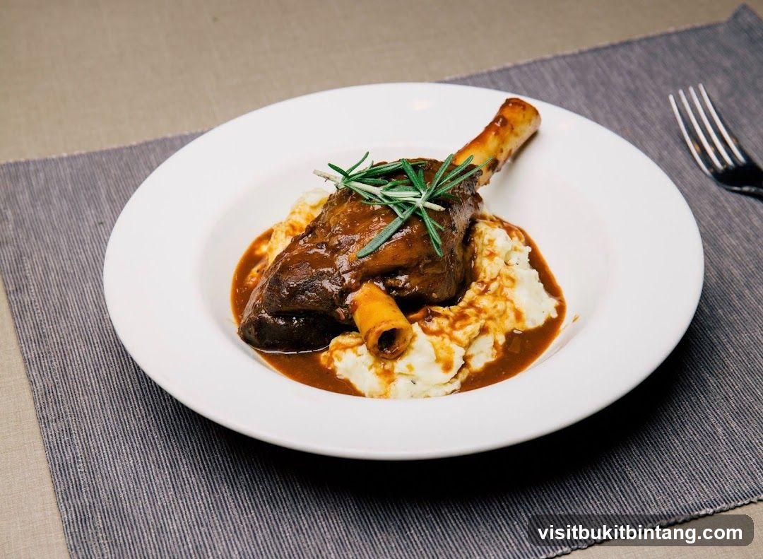 Braised Lamb Shank with Mashed Potatoes