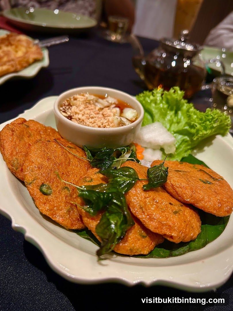 Fish Cakes with Dipping Sauce