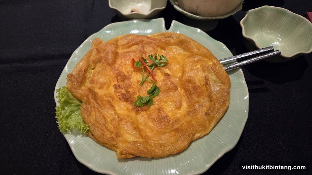 Omelet with Garnish
