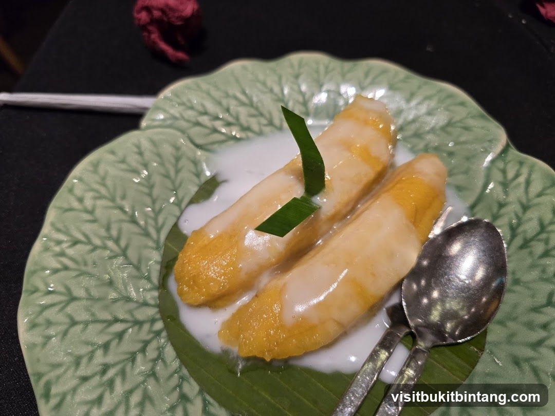 Dessert with Bananas and Coconut Milk