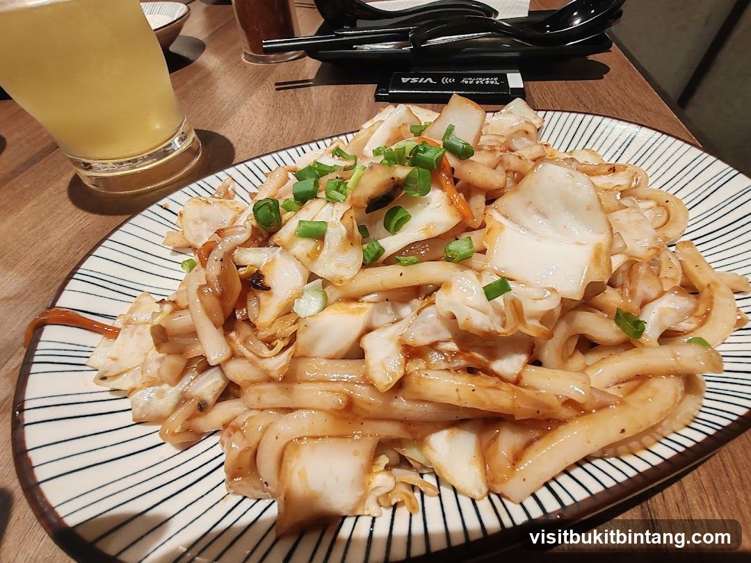 Stir-fried Noodles with Cabbage