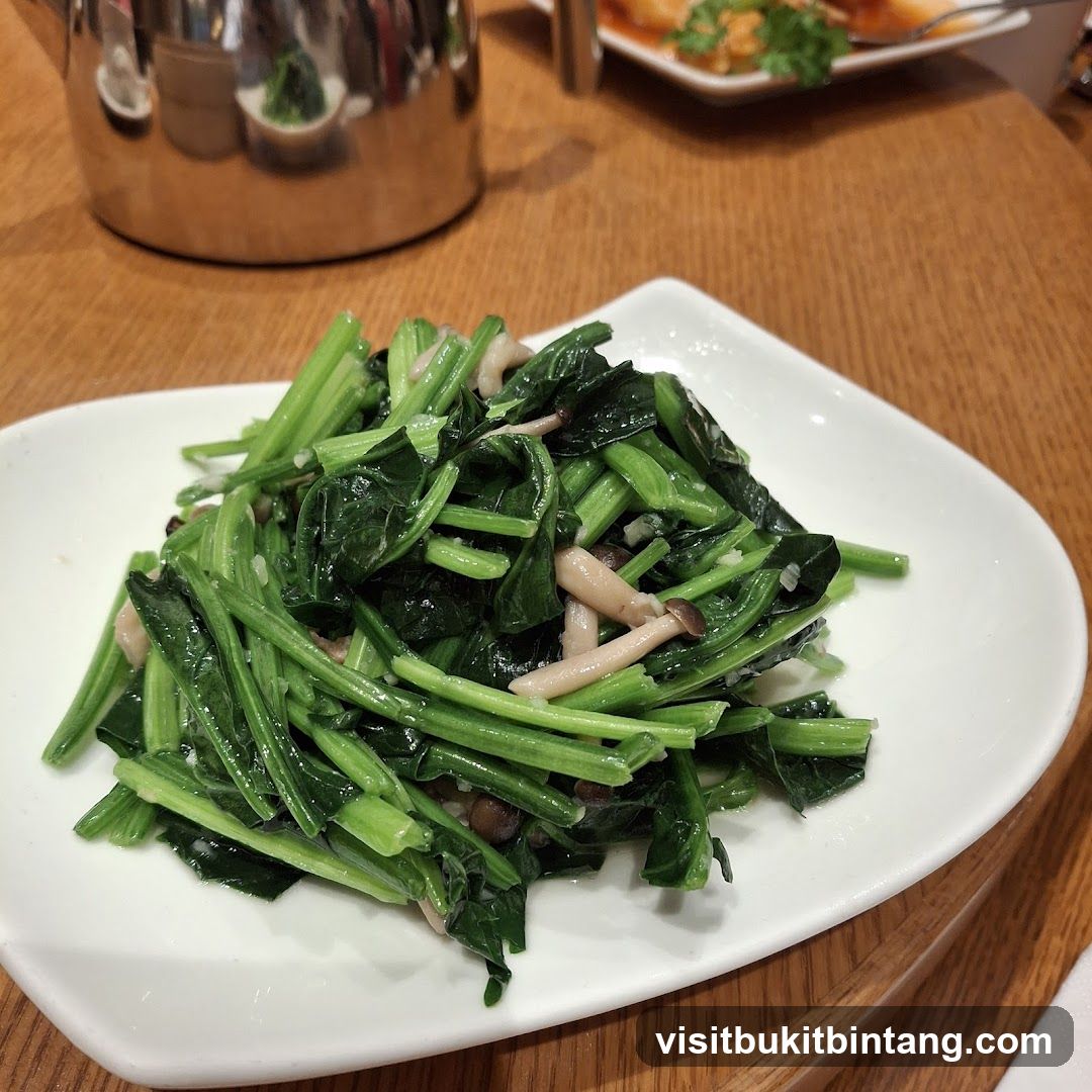 Sautéed Spinach with Mushrooms