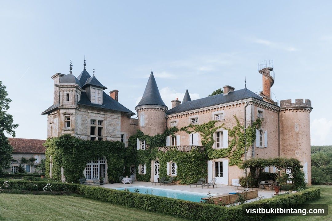 Chateau with Pool