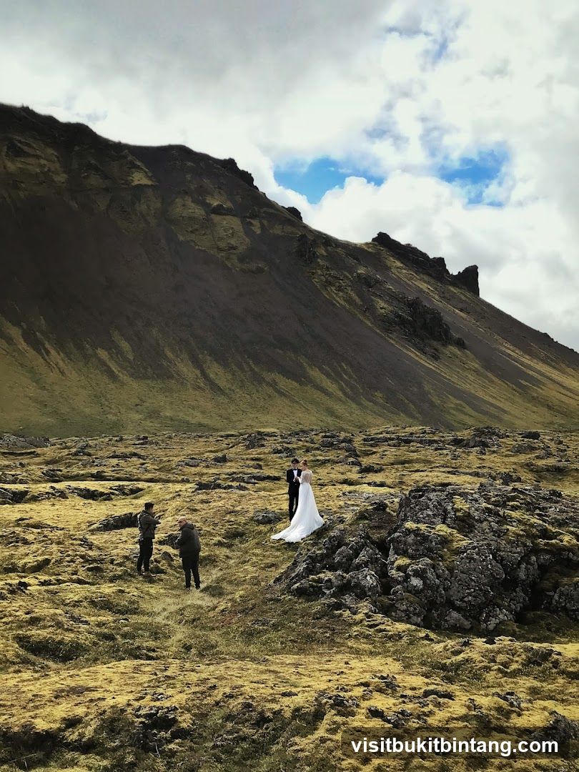 Wedding Photoshoot in Icelandic Landscape