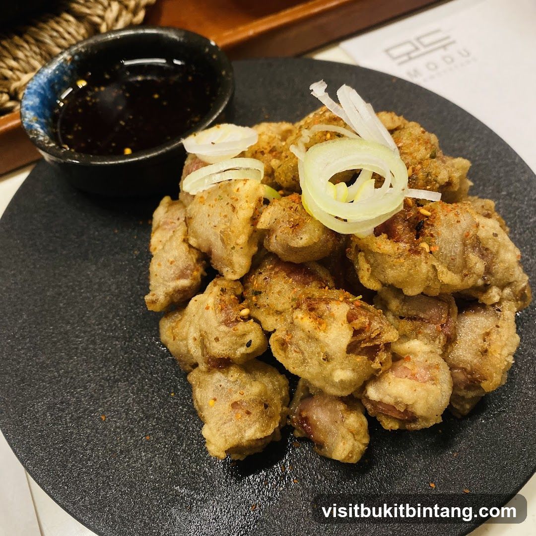 Fried Meat with Dipping Sauce