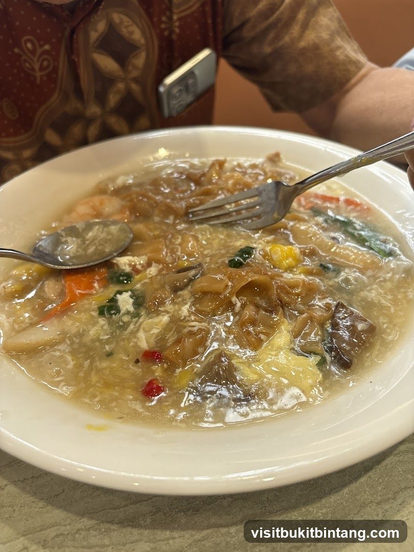 Noodles with Gravy and Vegetables