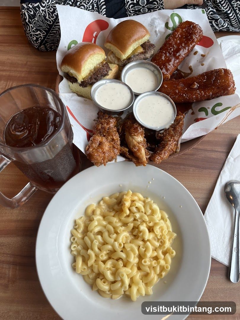 Appetizer Platter and Macaroni and Cheese