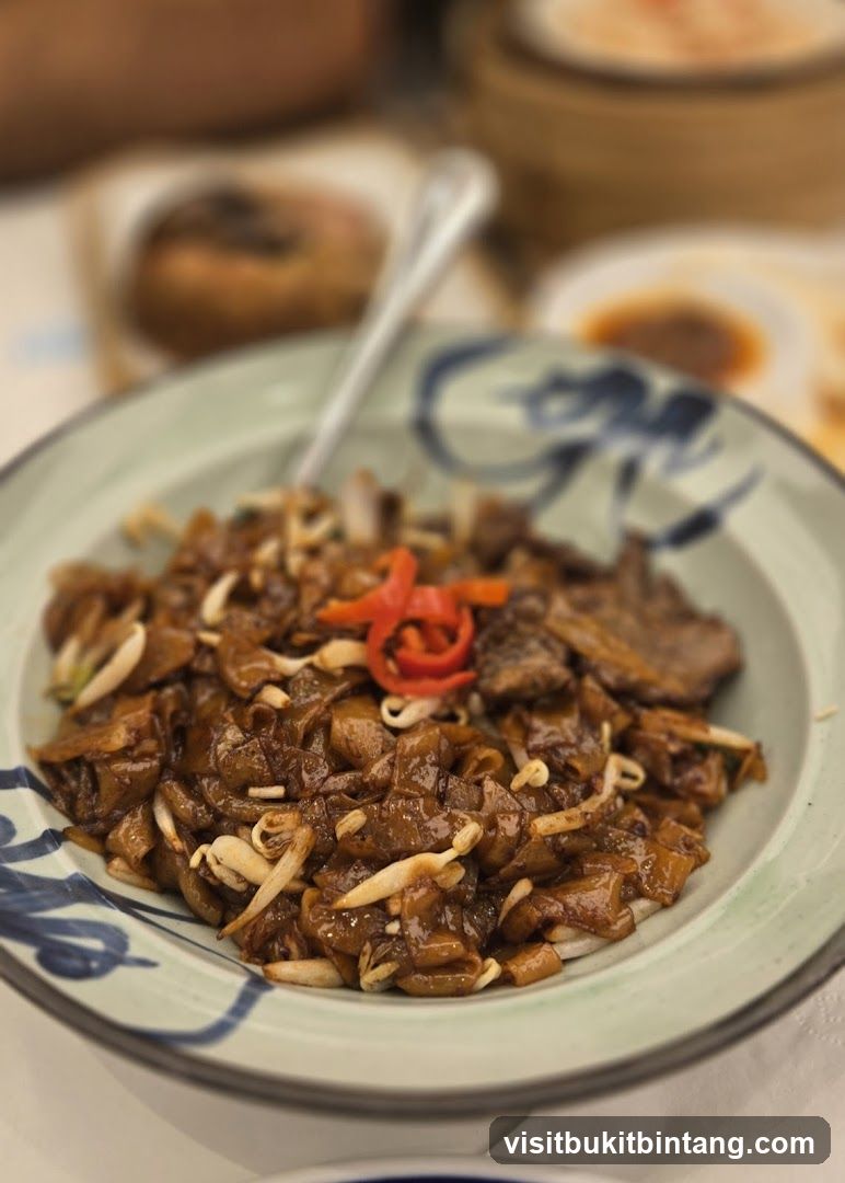 Noodles with Beef and Bean Sprouts