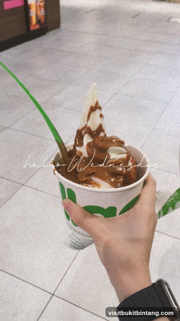 Frozen Yogurt with Sauce