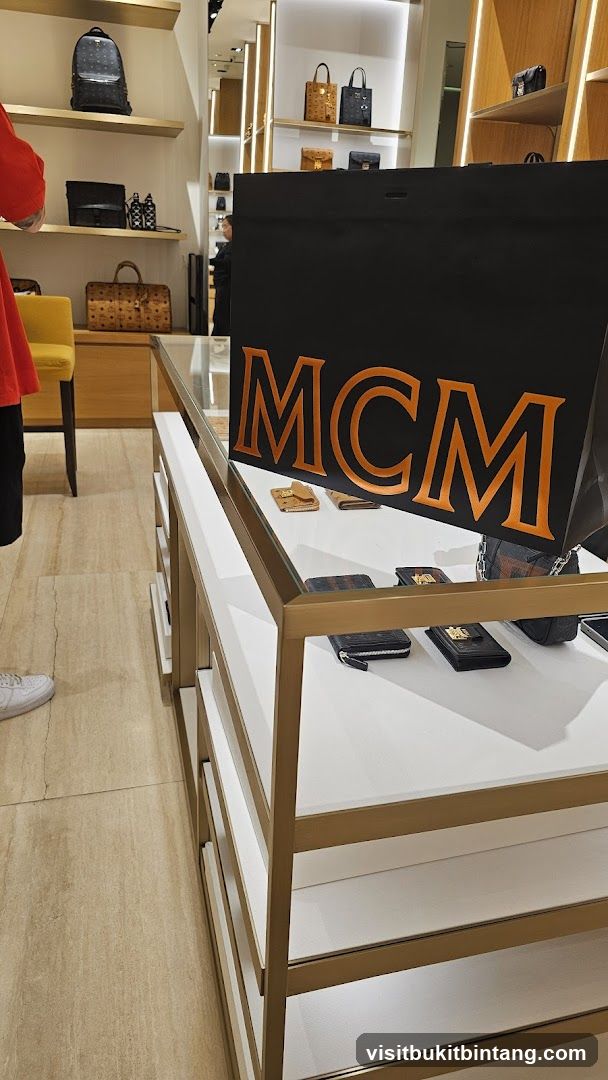 MCM Store Display