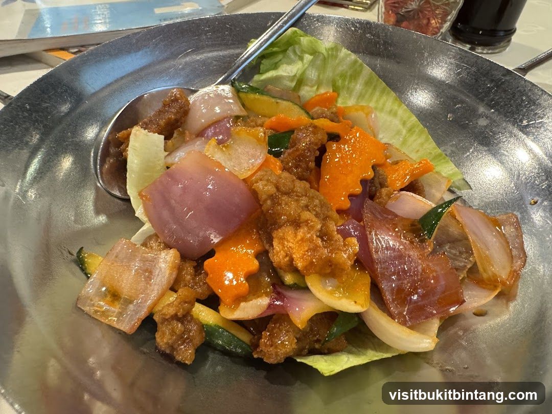 Stir-fried dish with meat and vegetables