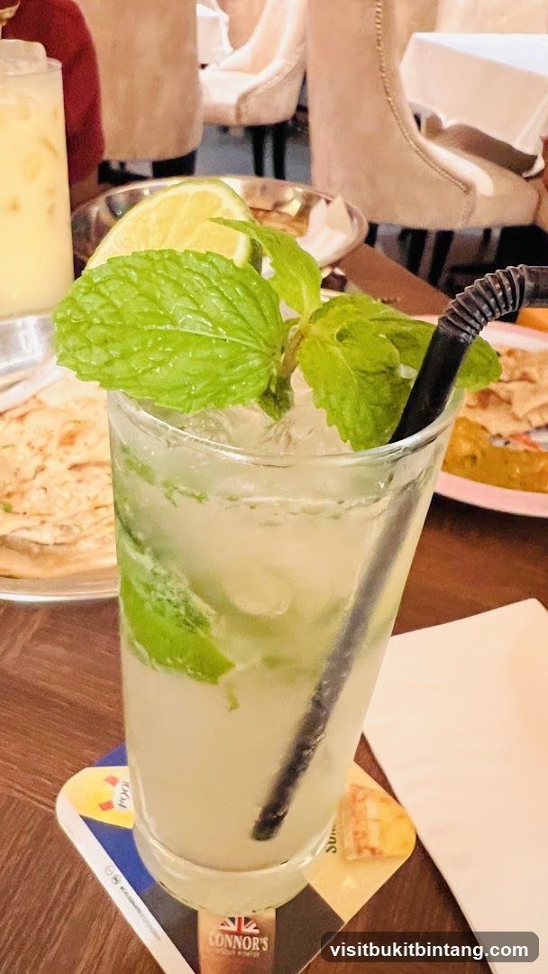Refreshing Drink with Mint and Lime