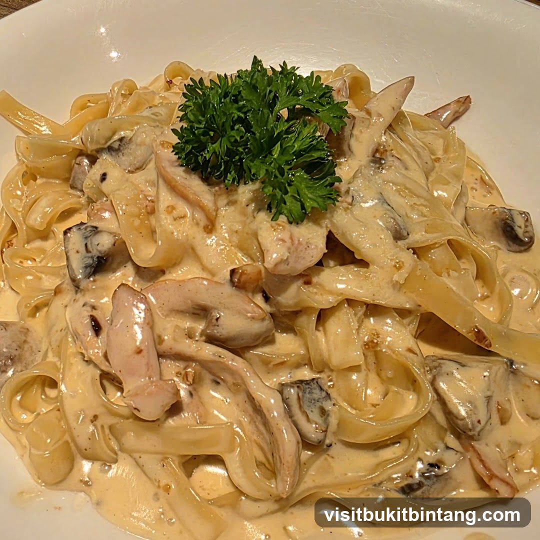 Fettuccine Alfredo with Chicken and Mushrooms