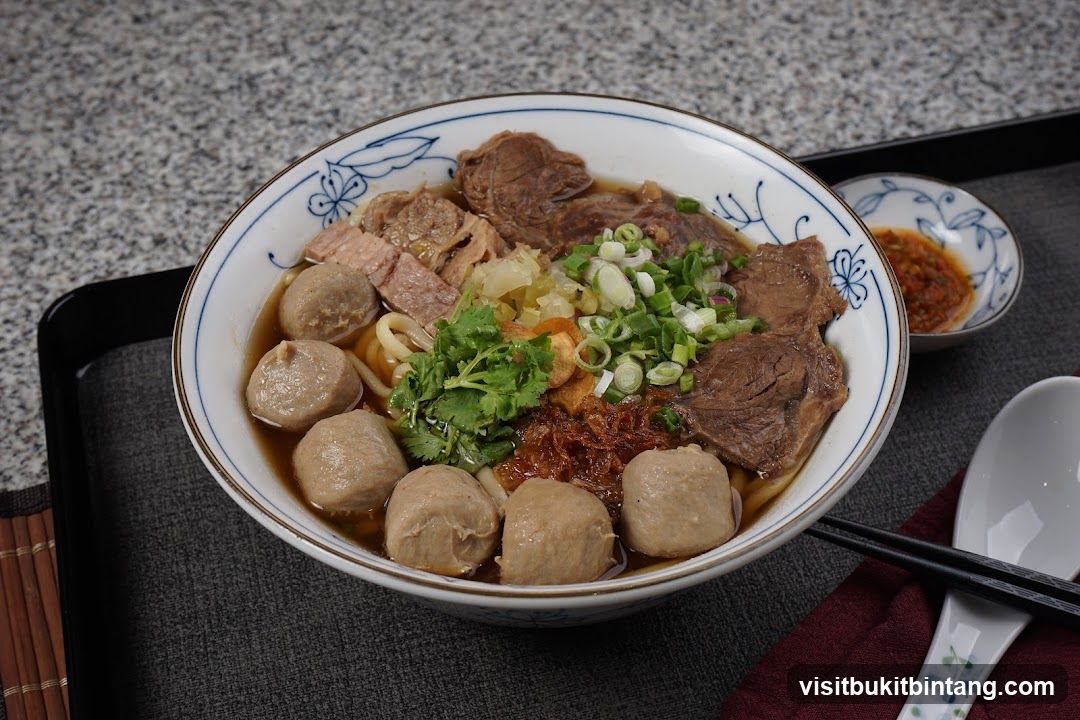 Beef Noodle Soup with Meatballs