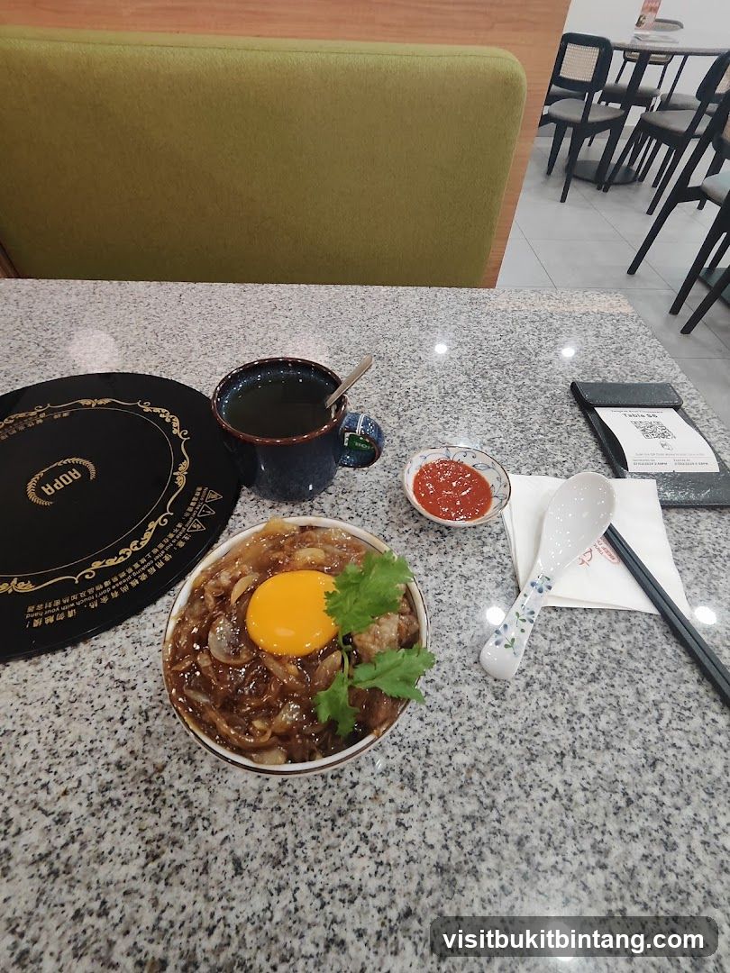 Donburi with Egg and Tea