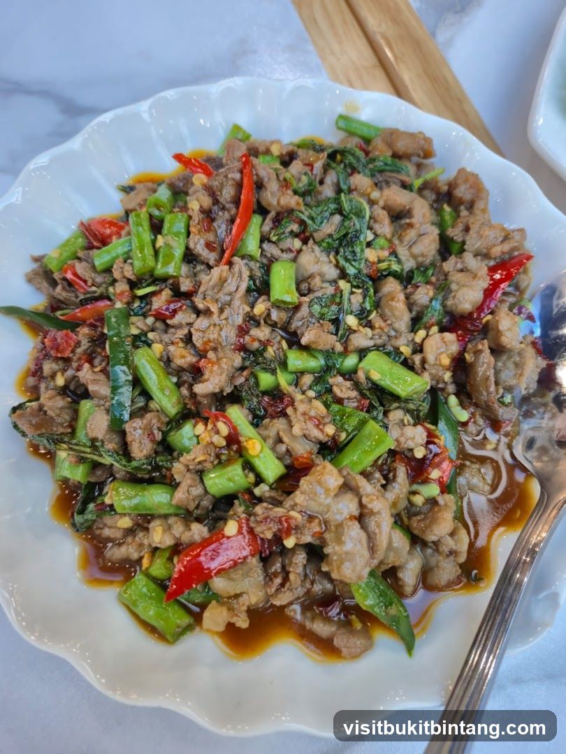 Stir-fried Beef with Green Beans and Chili