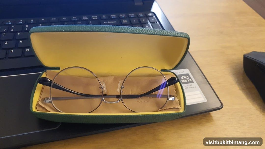 Whoosh Eyewear Gurney Plaza