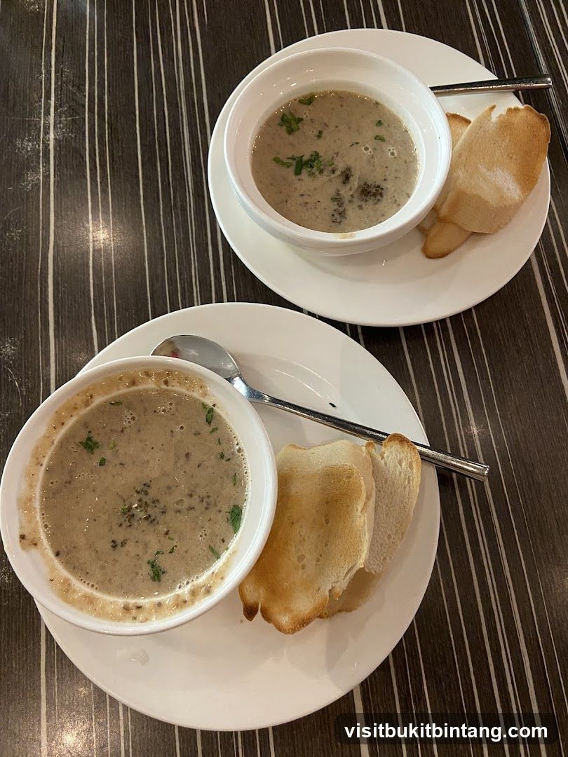 Mushroom Soup with Bread
