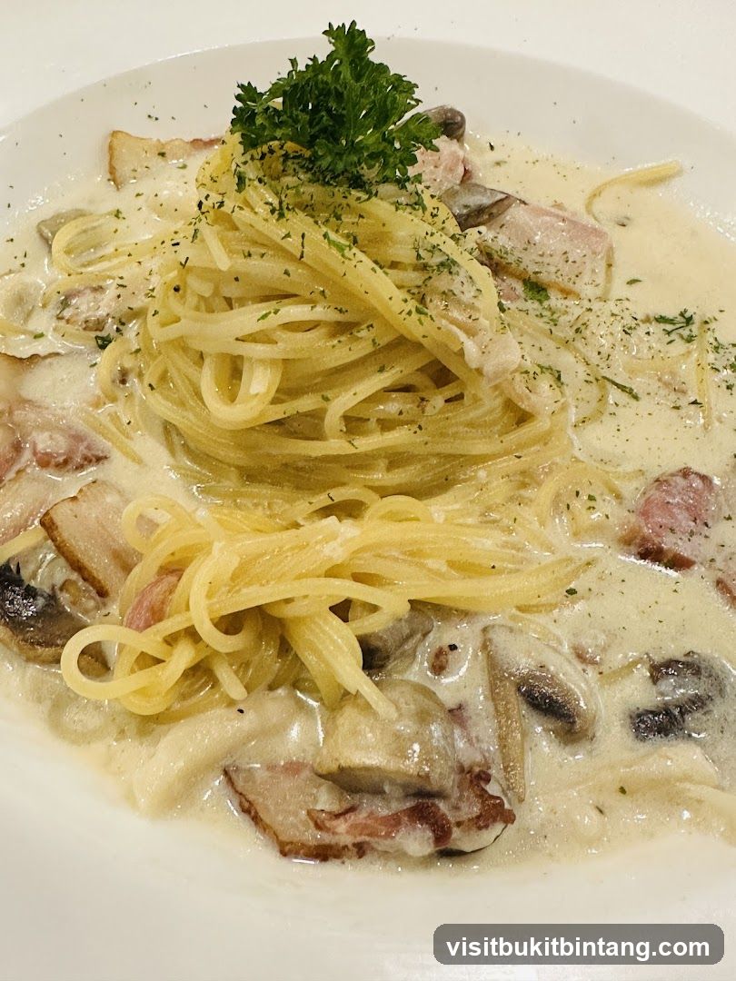 Creamy Pasta with Bacon and Mushrooms