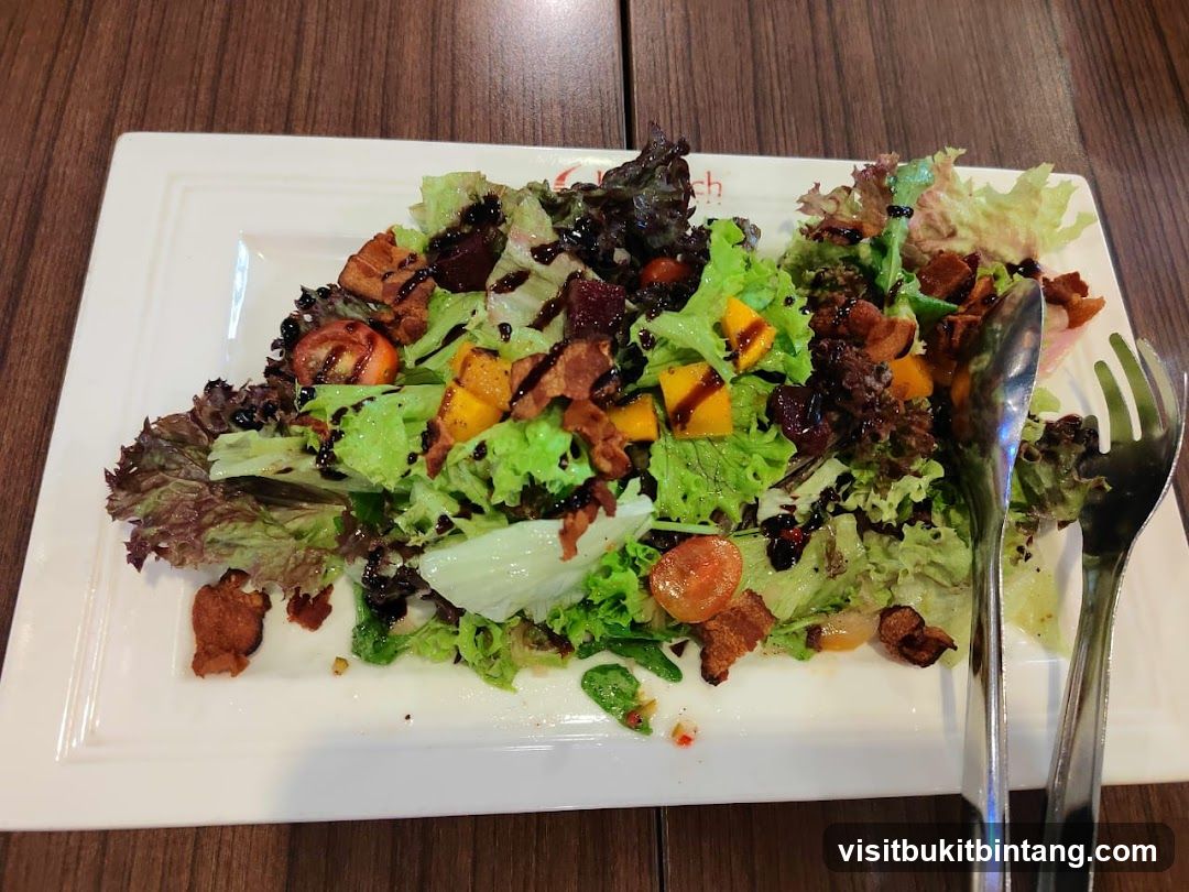 Salad with Bacon and Mango