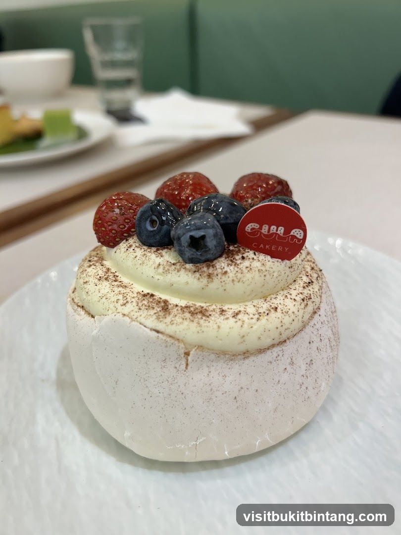 Pavlova with Berries