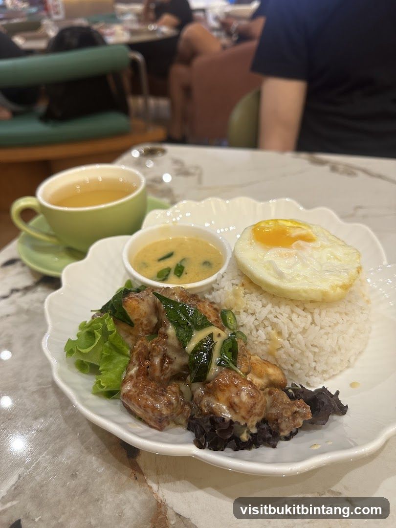 Chicken Rice with Fried Egg and Curry Sauce