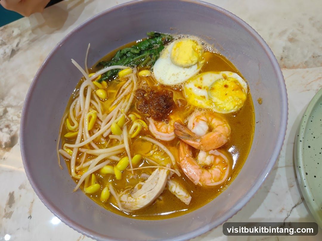 Noodle Soup with Shrimp and Egg