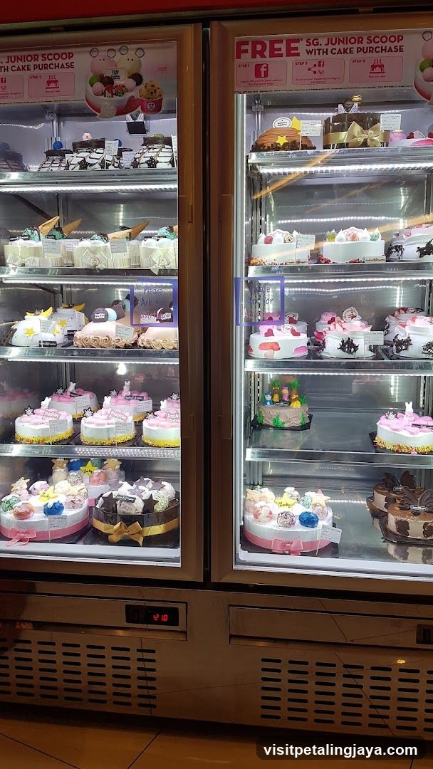 Cake Display Refrigerators