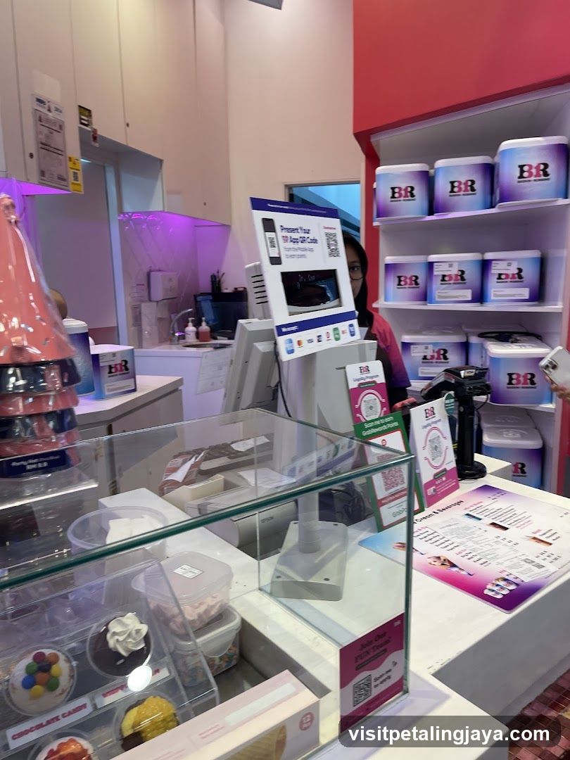 BR Dessert Shop Interior
