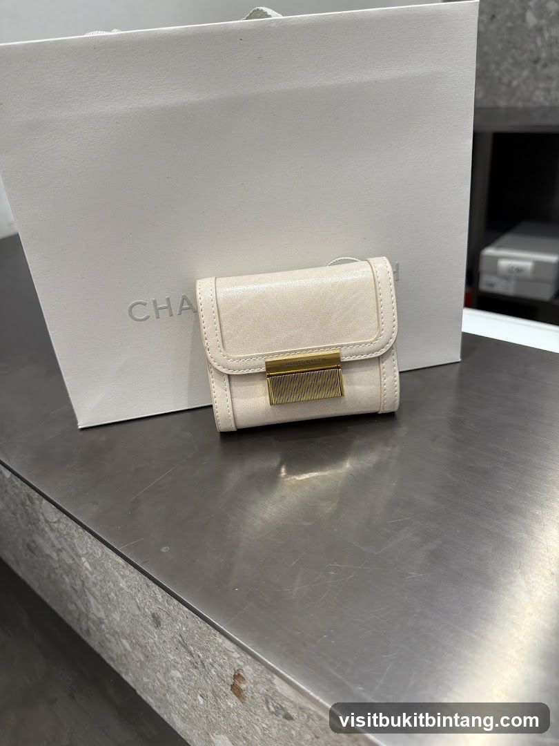 CHARLES & KEITH - The Curve