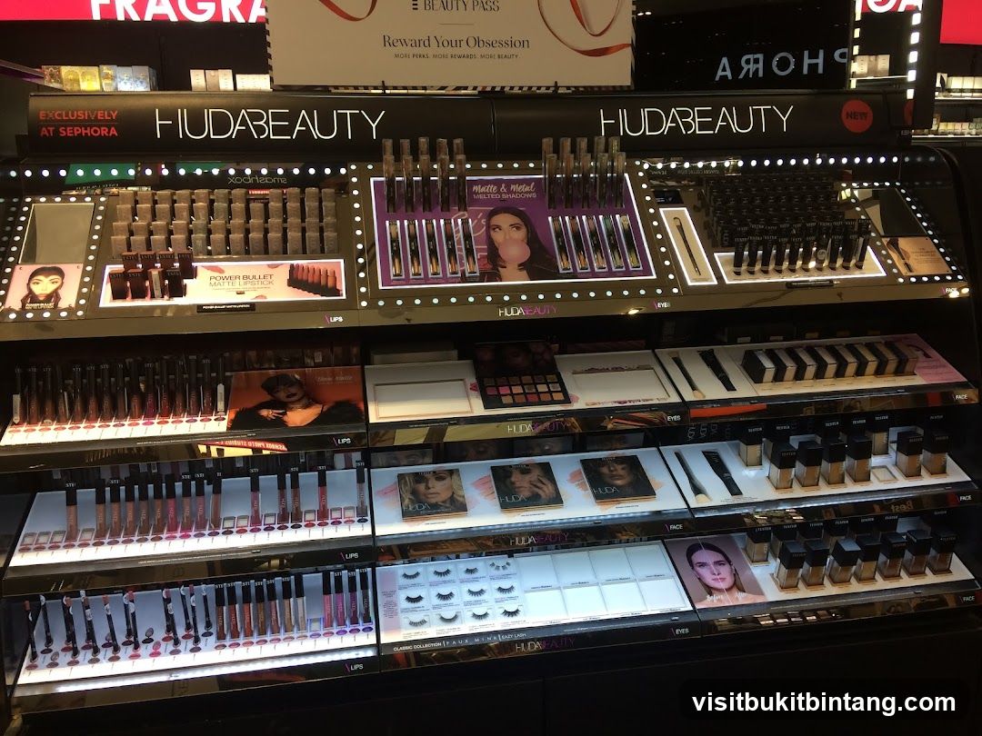 Huda Beauty Display