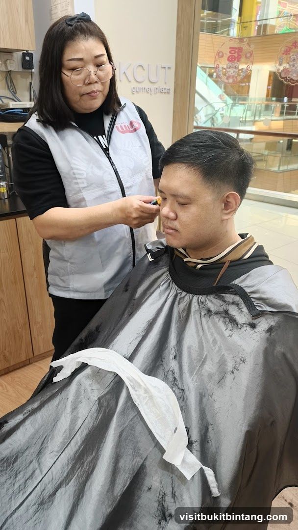 Haircut in progress