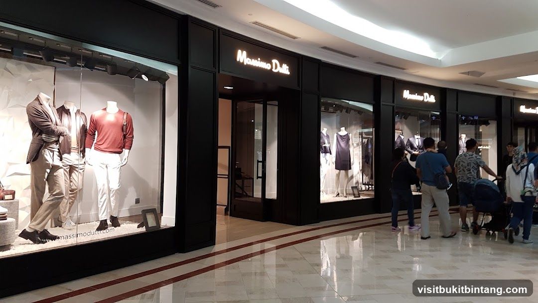 Massimo Dutti Storefront