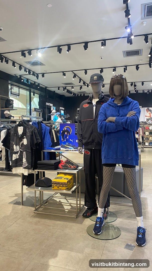 Puma Store Display