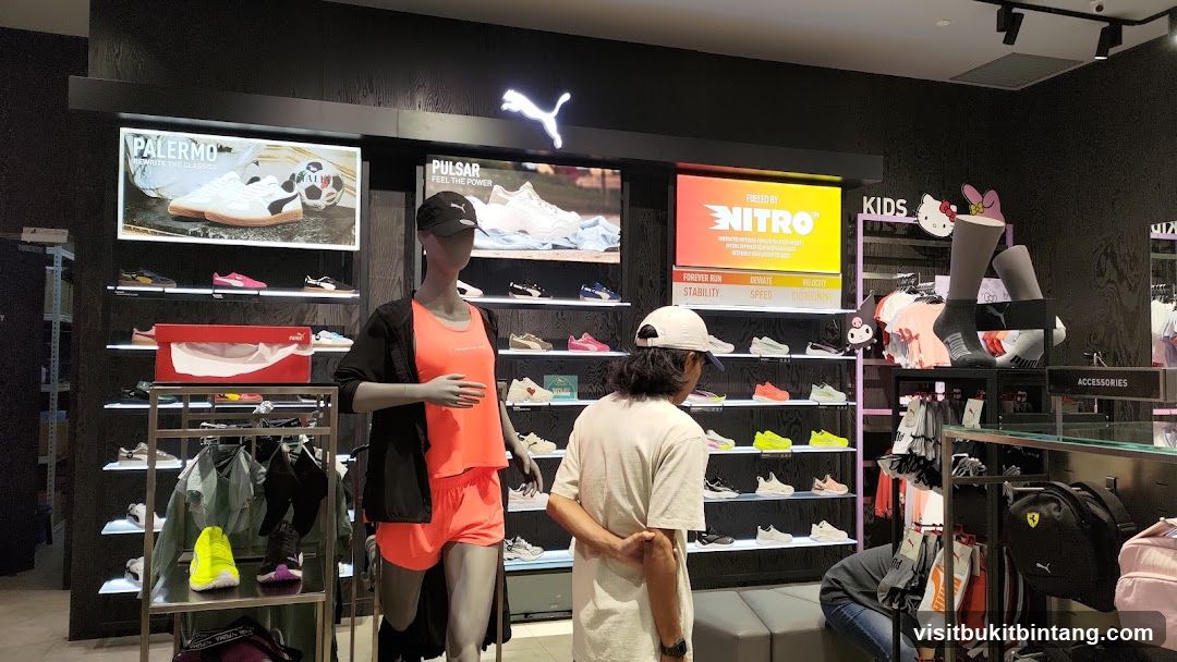 Puma Store Display