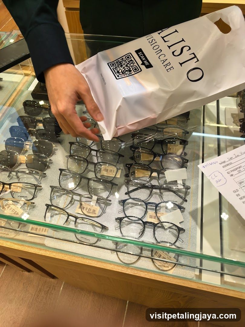 Eyeglasses Display Case