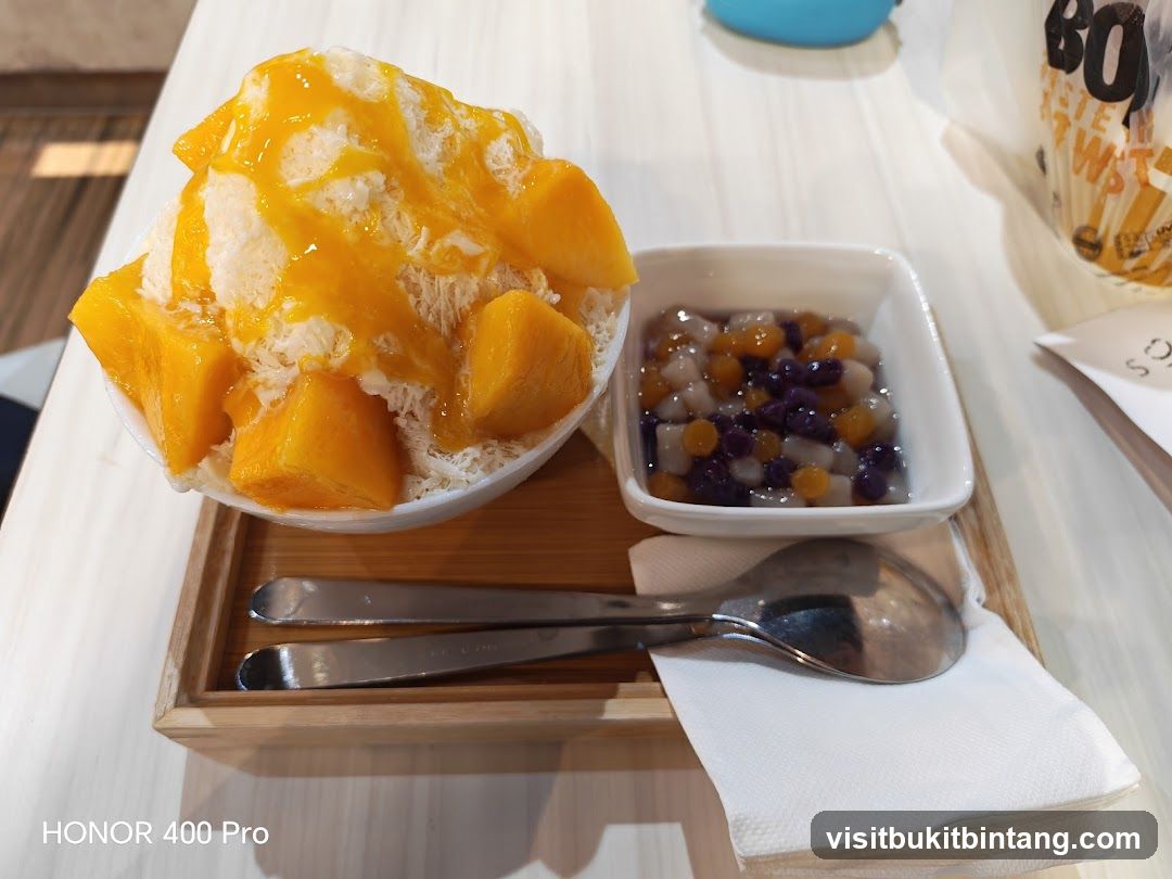 Mango Shaved Ice with Boba
