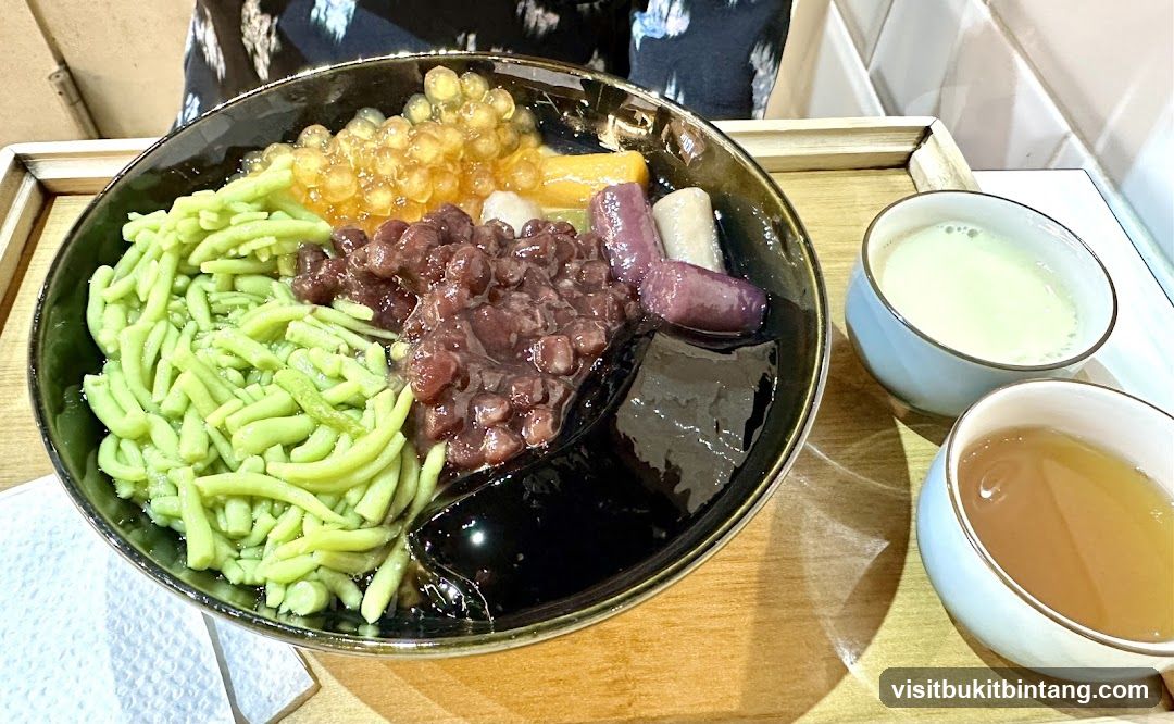 Dessert Bowl with Toppings and Drinks