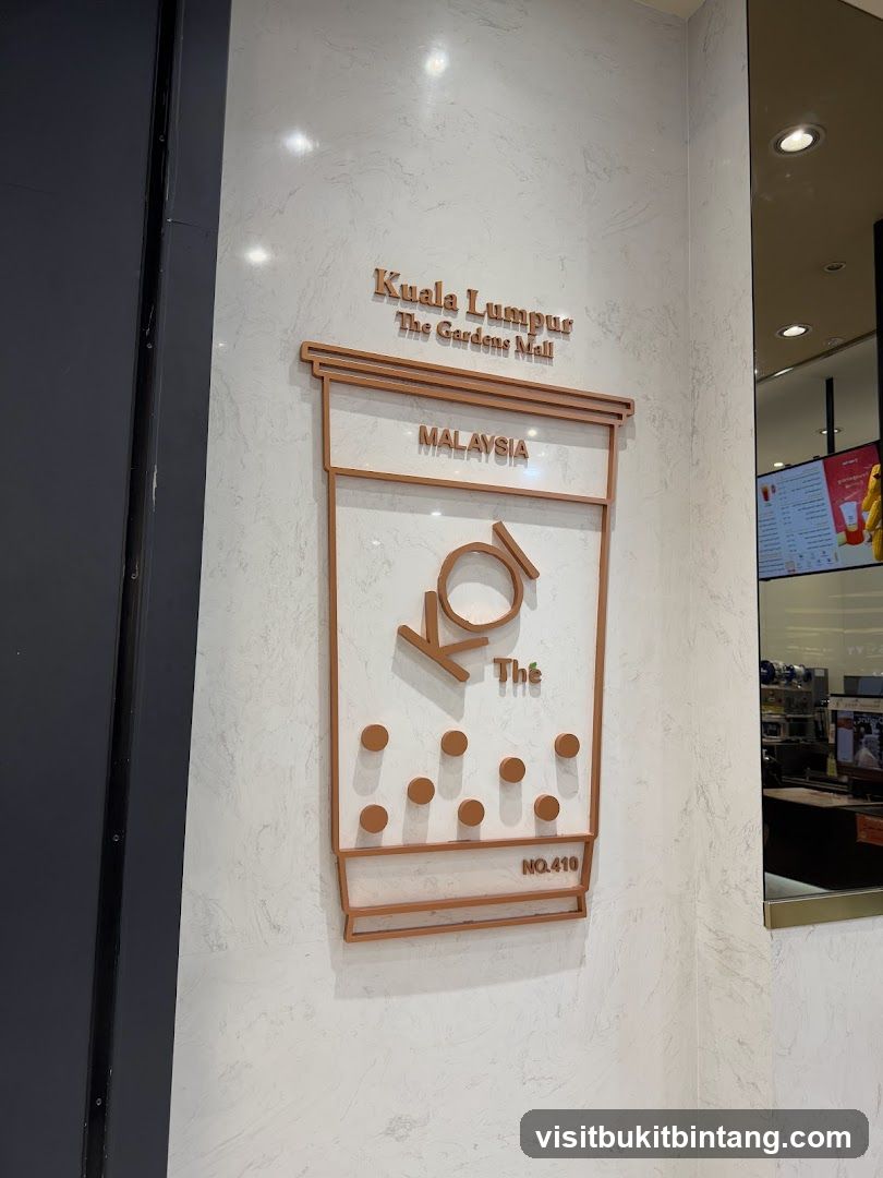 Koi Thé Signage