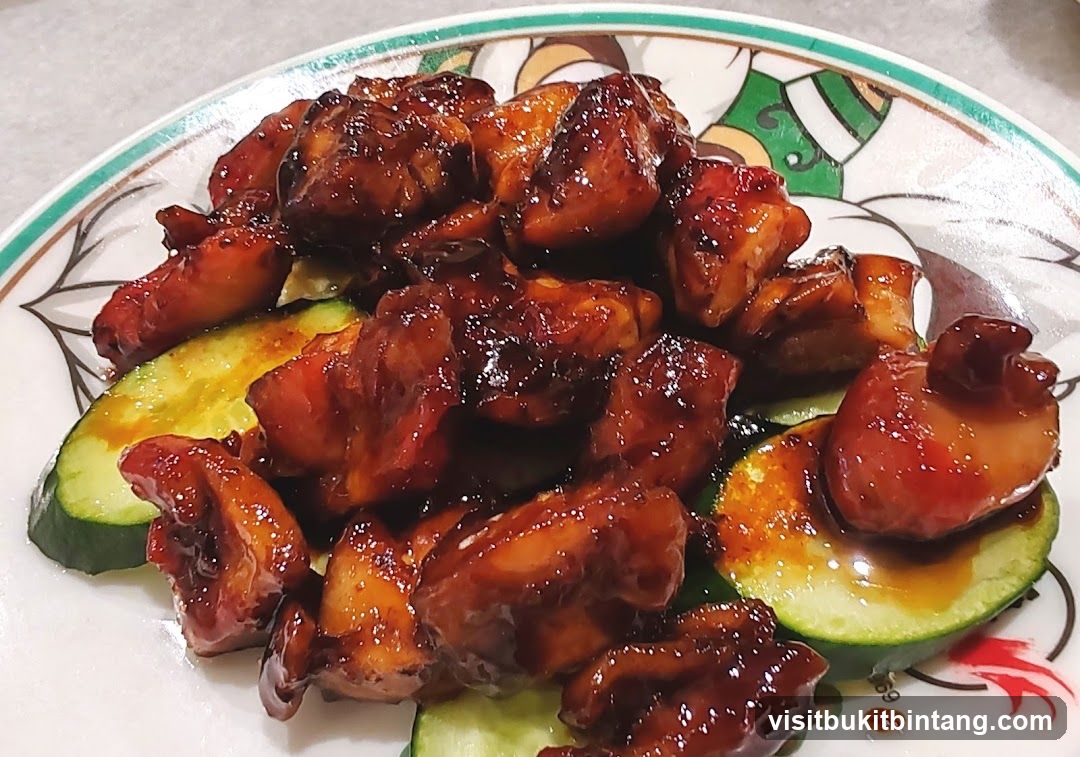 Glazed Chicken with Cucumber Slices