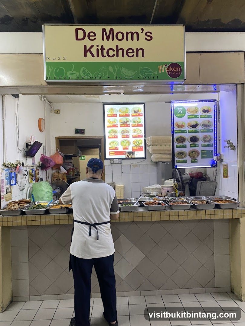 De Mom's Kitchen