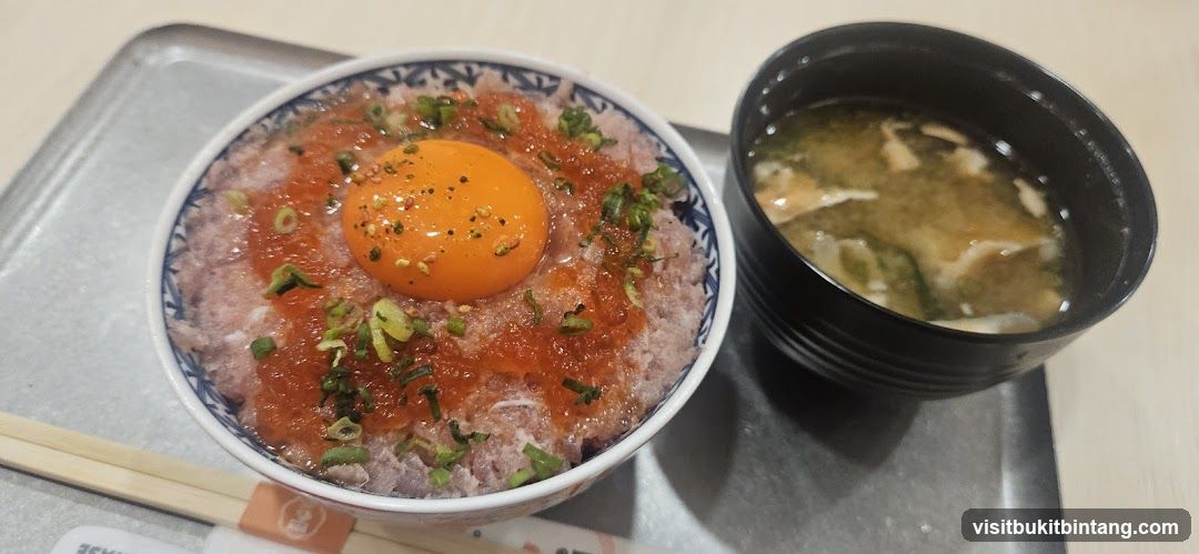 Tuna Donburi with Miso Soup