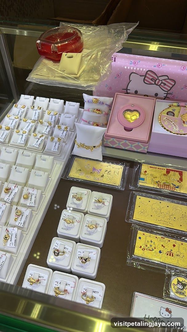 Hello Kitty Gold Jewelry Display