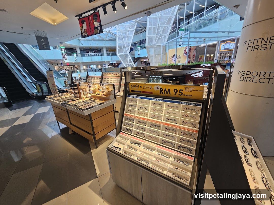 Eyewear Display in Shopping Mall