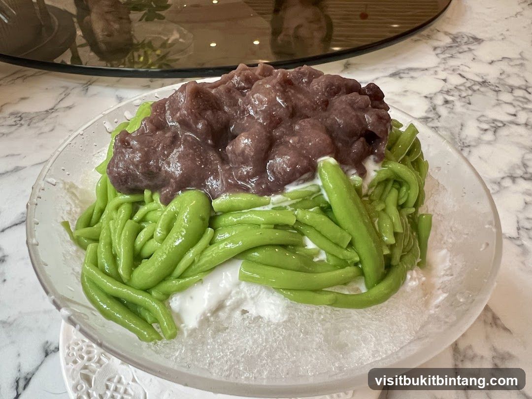 Dessert with Red Beans and Green Noodles