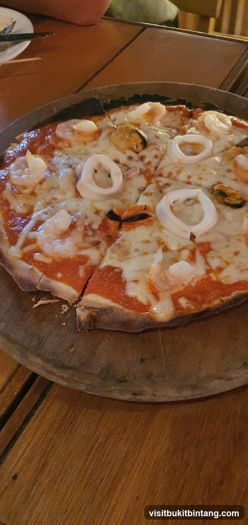Seafood Pizza